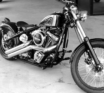 Custombike-Versicherung-blackwhite